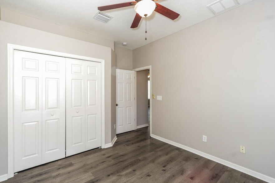 Building Photo - 808 College Chase Dr