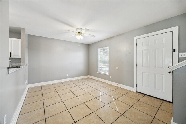 Building Photo - 15835 S Alley Ct