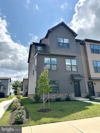 Building Photo - 316 E Grn St