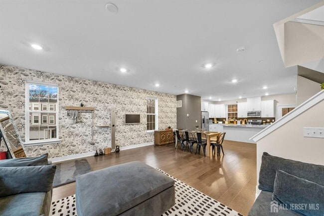 Building Photo - 1901 Swales Ct