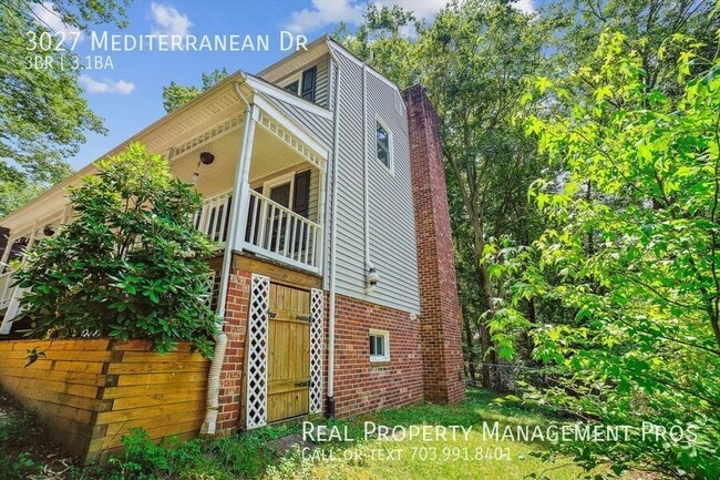 Building Photo - 3027 Mediterranean Dr