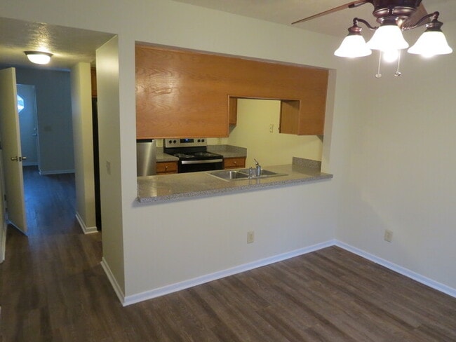 Building Photo - 2269 Hughey Dr