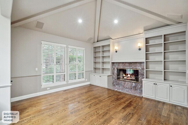 Building Photo - 651 Manresa Ln