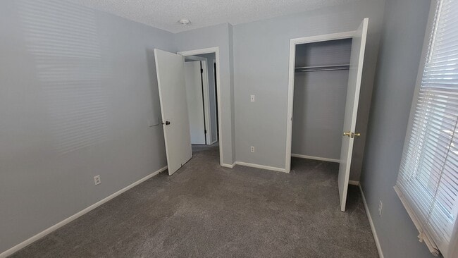 Building Photo - Cute apartment located in Palisade
