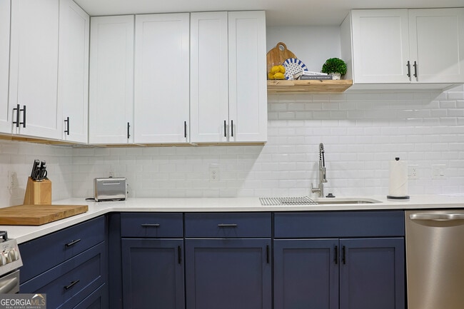 Building Photo - 2184 Skye Isles Pass SE