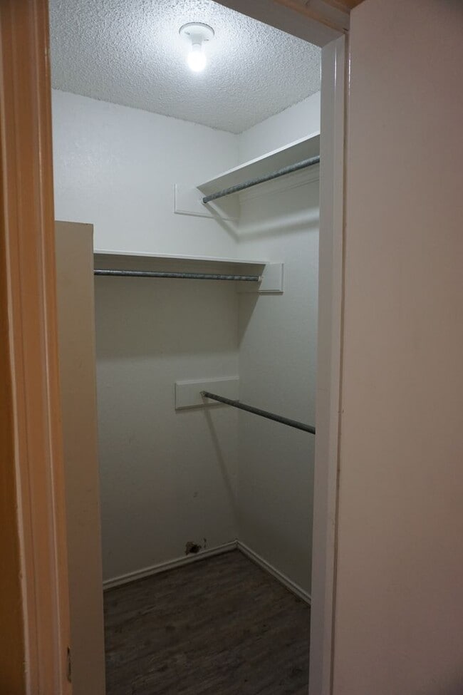 Building Photo - 1104 Homestead Dr