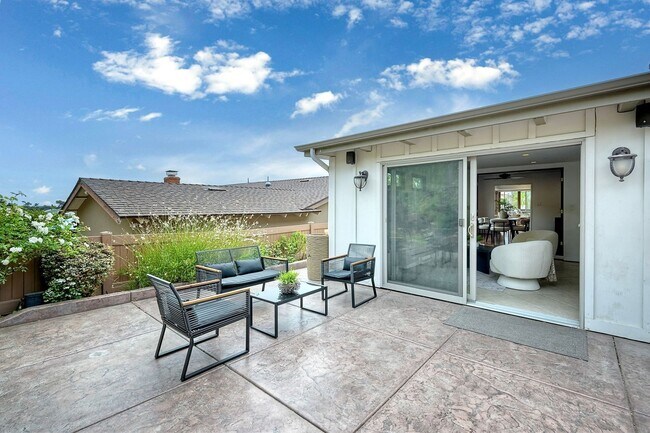 Building Photo - Charming 4-Bedroom Home in Bay Park — Move-In Special!!!