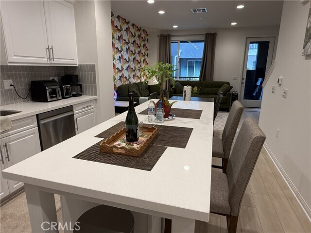 Building Photo - 243 S Sand Palm Dr