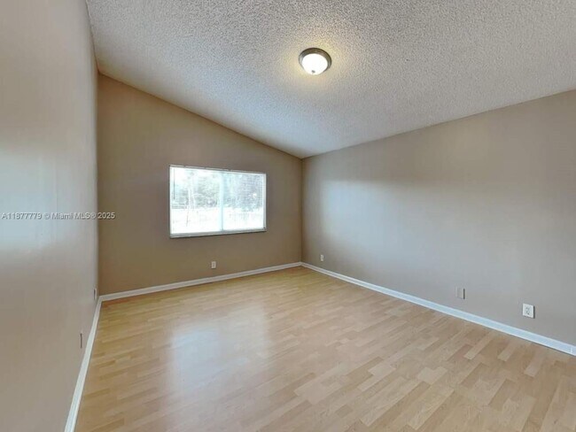 Building Photo - 1401 Banyan Cir