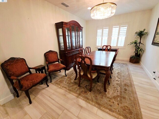 Building Photo - 2488 Remy Cantos Dr