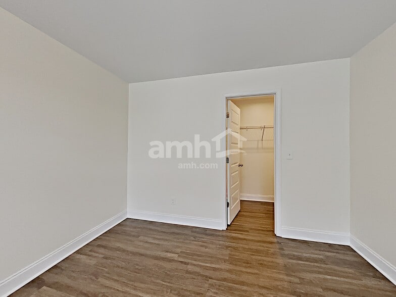 Building Photo - 5332 Tupelo St