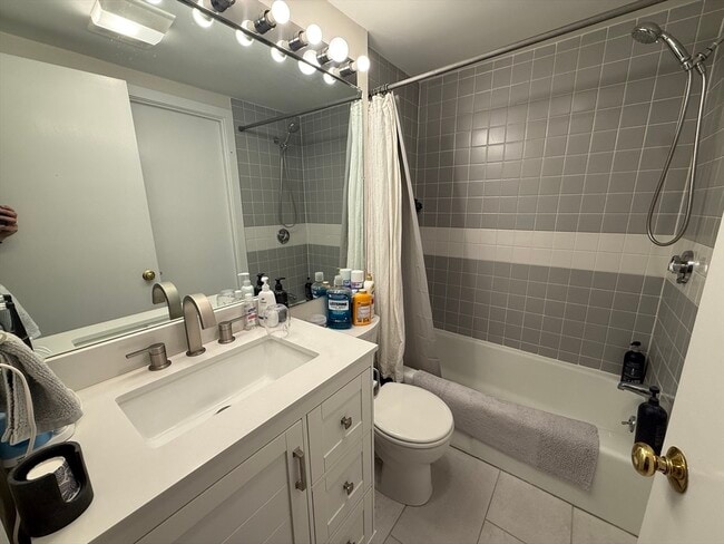 Building Photo - 18-20 E Springfield St