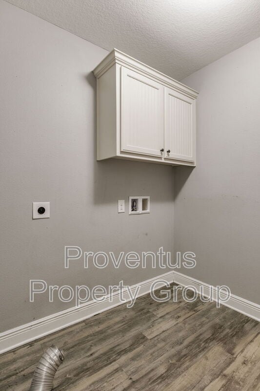 Building Photo - 3111 Hickory St