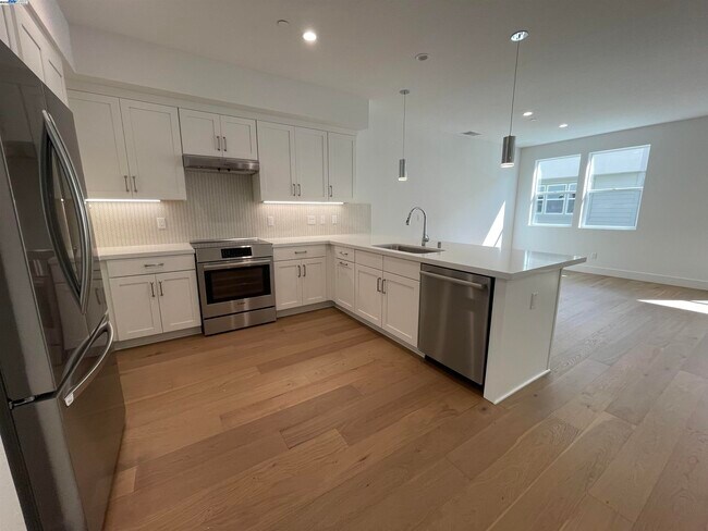 Building Photo - 5708 Melon Ct