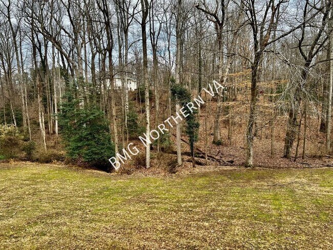 Building Photo - 832 Leigh Mill Rd