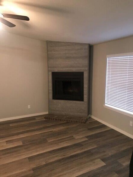 Wood Burning Fireplae - 820 Hardy Springs Cir