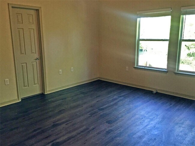 Building Photo - 6015 Ponca St