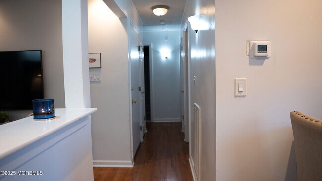 Building Photo - 73 Maple Ave