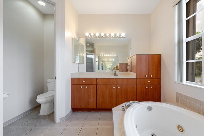 Building Photo - 102 Ibisca Terrace