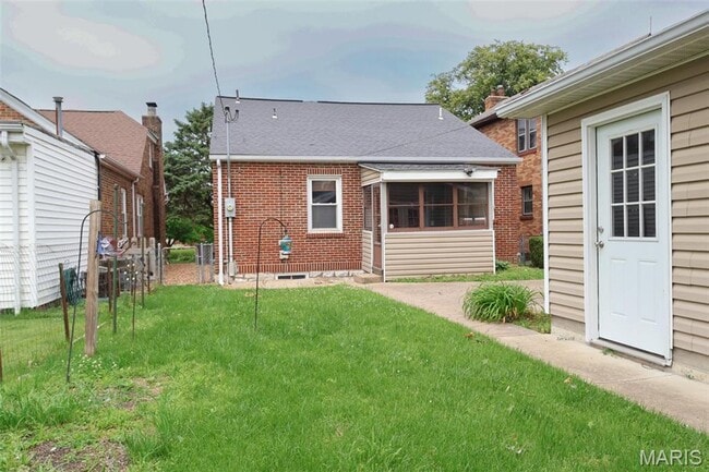 Building Photo - South City Bungalow on cul-de-sac of Charming Homes
