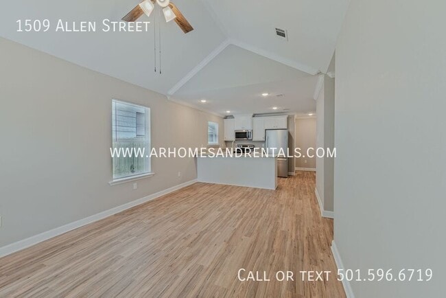 Building Photo - 1509 Allen St