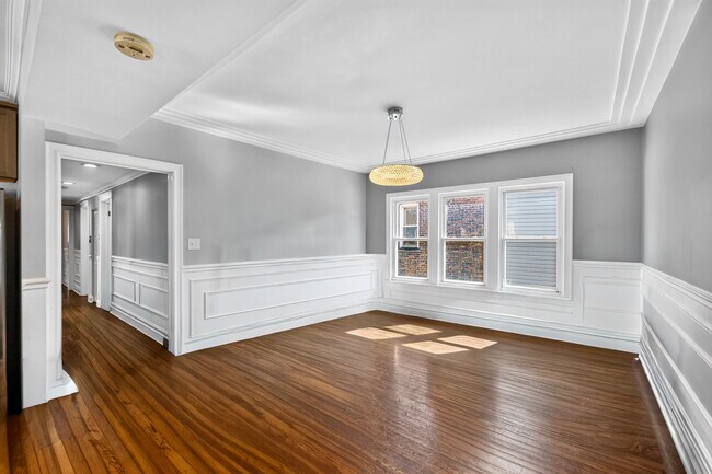 Building Photo - 7440 S Paxton Ave