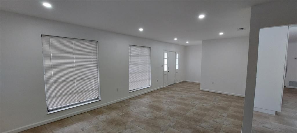 Building Photo - 2190 NW 87th Ln