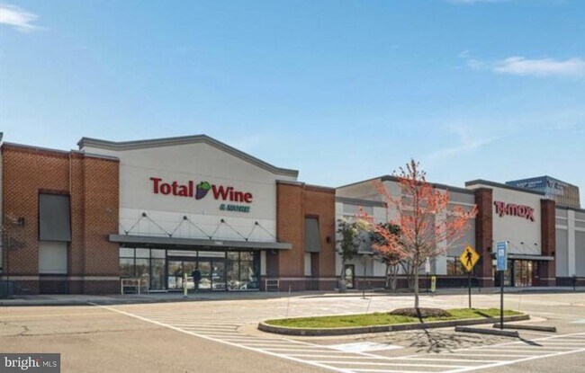 Building Photo - 138 Dale St