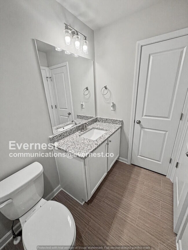 Building Photo - 4 Bed/2.5 Bath Home with Garage / Pet-Friendly / Available Now!