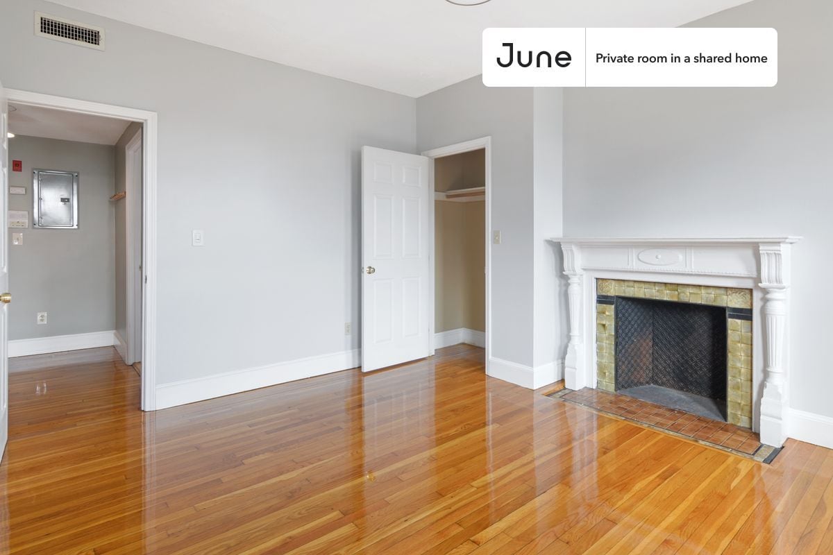 Building Photo - Room in Shared 4 bed/2 bath home in Allston