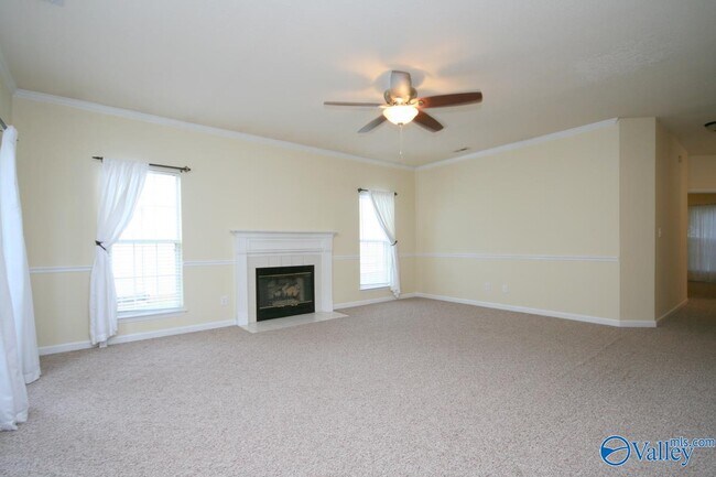 Building Photo - 215 River Oaks Dr