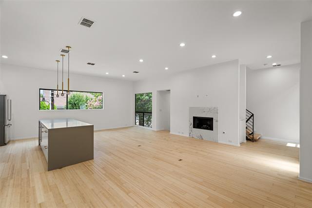 Building Photo - 4230 Munger Ave