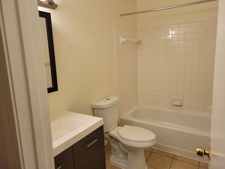 Building Photo - 15808 Haynes Rd