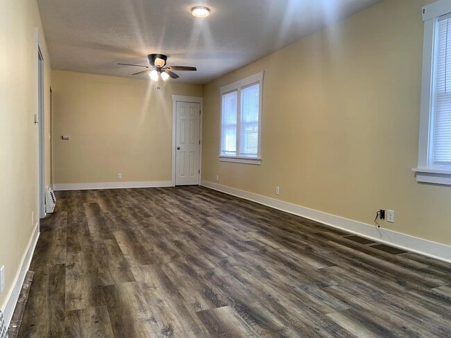 Building Photo - 411 Voorhis St