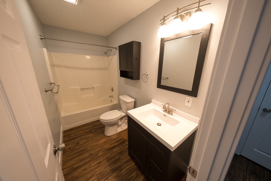 Building Photo - 4263 Eagle Crest Dr