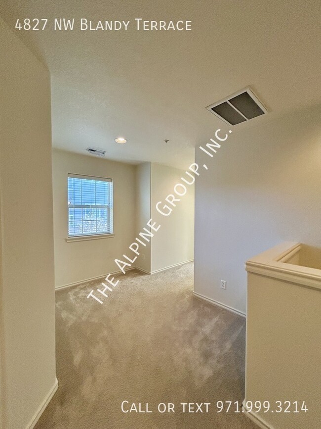 Building Photo - 3 Bedroom Townhome in Bethany!