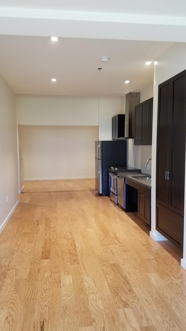 Building Photo - 2 bedroom in San Francisco CA 94115