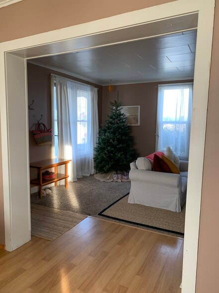 Building Photo - 905 Ferguson Ave