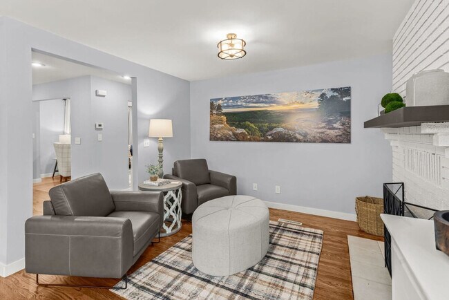 Building Photo - 201 N Dogwood St