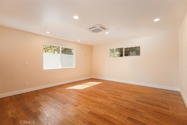 Building Photo - 319 N Shelton St