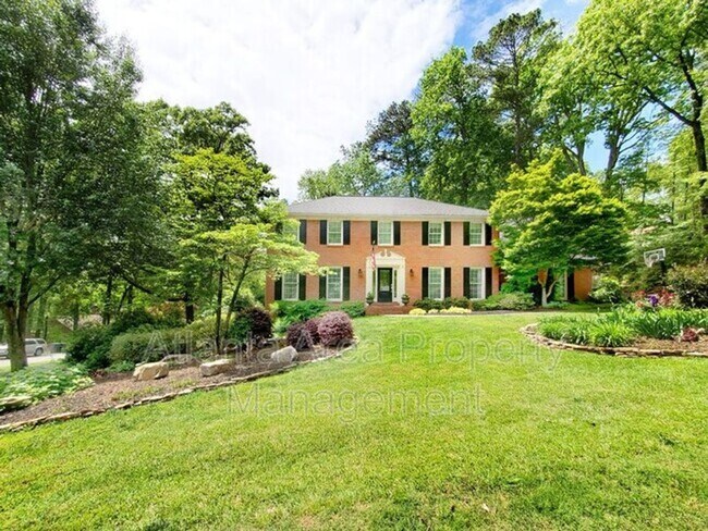 Primary Photo - Coming Soon!! 5 bedroom 3.5 Bathroom Gorge...