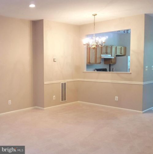 Building Photo - 43155 Huntsman Square