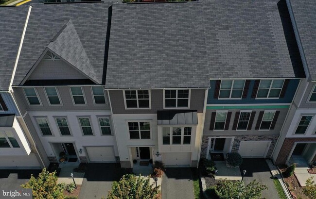 Building Photo - 22170 Napier Terrace