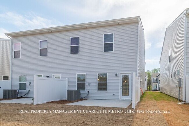 Building Photo - Stylish 3-Bedroom Gem Near I-485 & Charlotte Hotspots