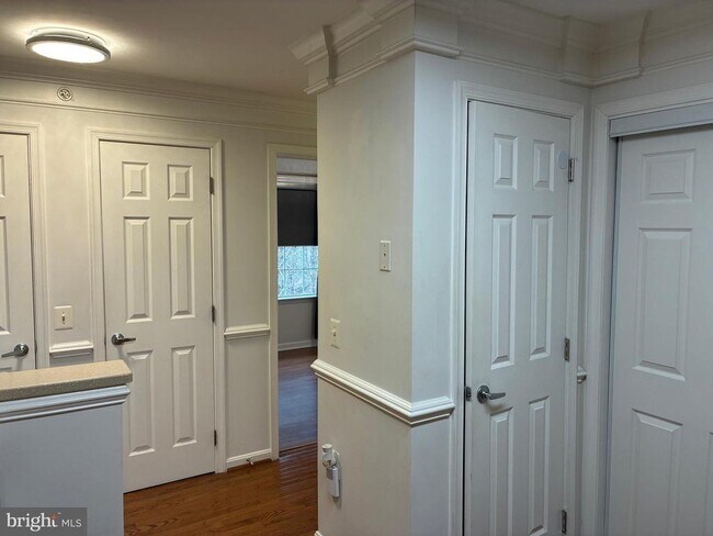 Building Photo - 501 Garrison Woods Dr