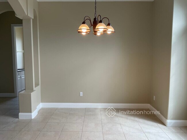 Building Photo - 2623 S Biscayne Dr