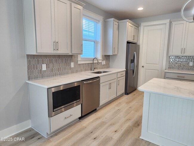 Building Photo - 1083 Harrison Byu Dr