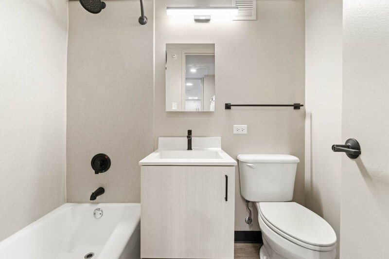 Building Photo - 1954 W Ogden Ave