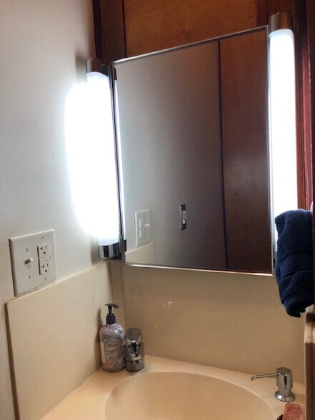 Building Photo - 5417 Loyola Ave