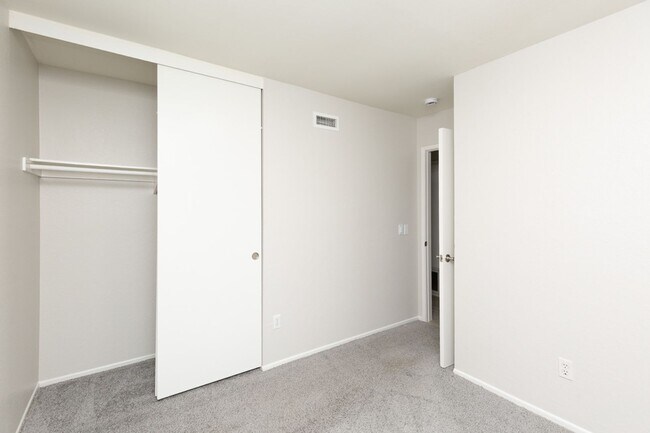 Building Photo - 3 bed, 2 bath Single Family Home in Mira Mesa
